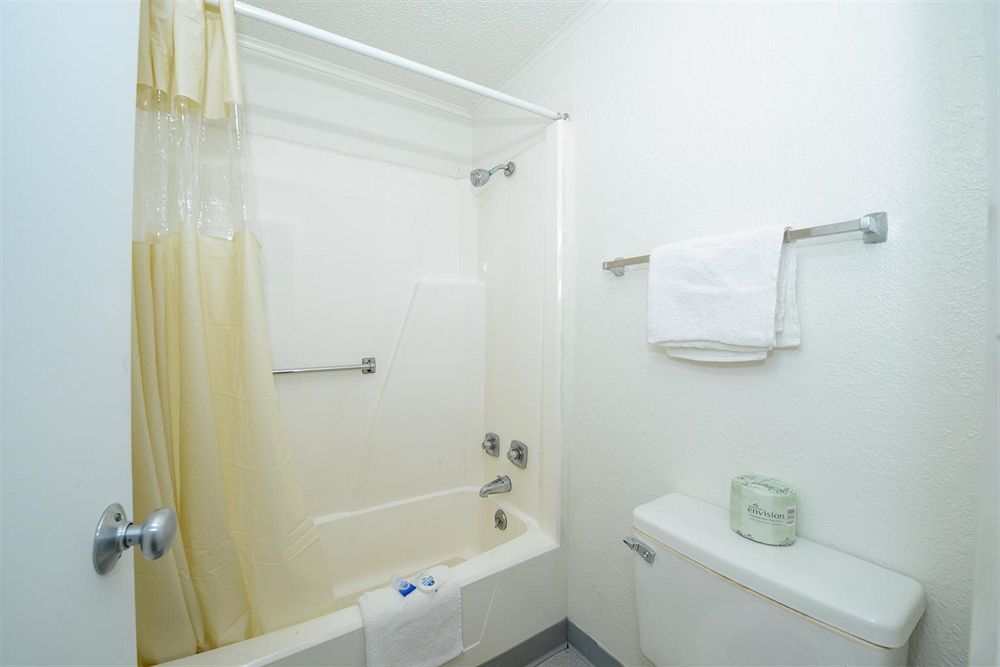 Americas Best Value Inn & Suites Jackson Pokoj fotografie